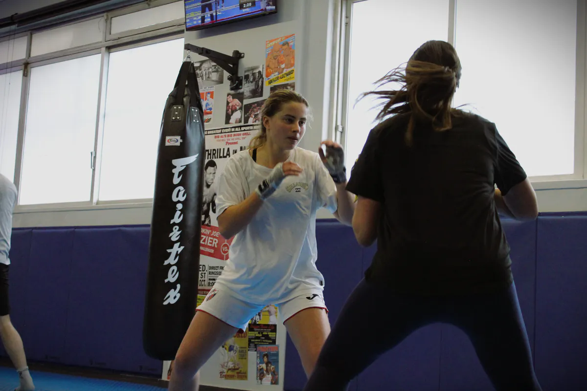 Técnica de footwork e guarda no ringue